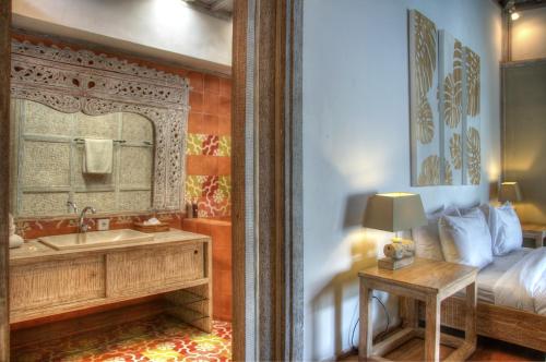 Koupelna v ubytování Villa Layla - Charming 2BR Villa in Oberoi - Prime Location!