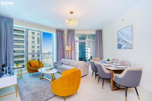 bnbmehomes – Experience Luxurious Sky High Marina Living – 8044