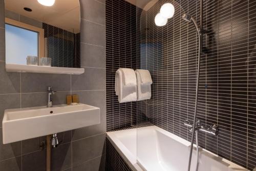Ένα μπάνιο στο Hôtel Fior d'Aliza