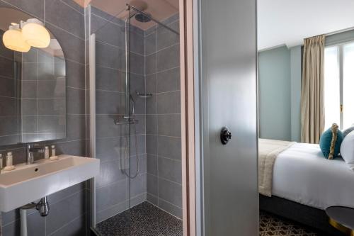 Ένα μπάνιο στο Hôtel Fior d'Aliza