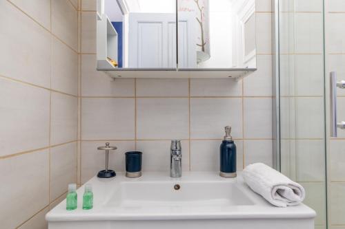 Kúpeľňa v ubytovaní INTERNATIONAL ROSA BLUE - Design - Centre Ville - Ancien Palace