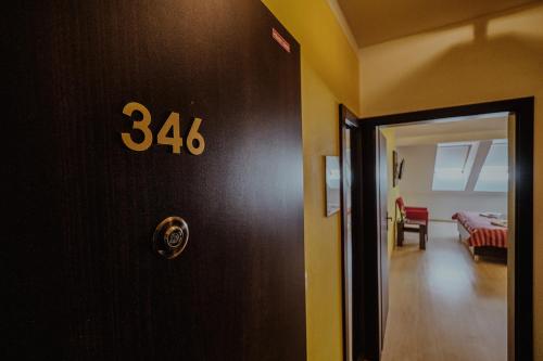Ένα ή περισσότερα κρεβάτια σε δωμάτιο στο Apartmany Gino Besenova