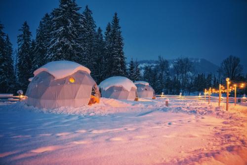 Mountain Glamp & Jacuzzi зимой