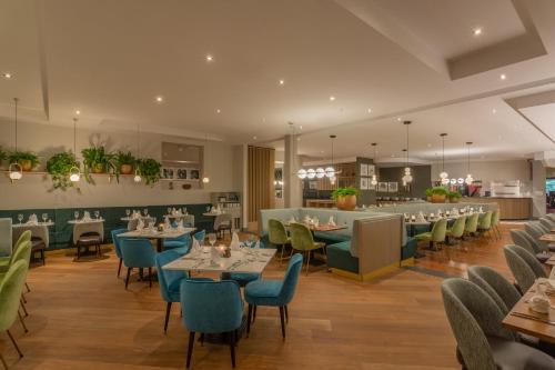 Coin salon dans l'établissement Crowne Plaza Dublin Airport by IHG