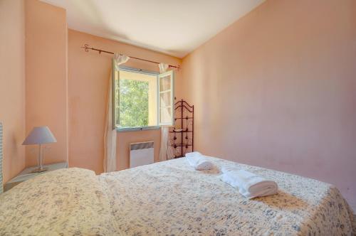 Photo de la galerie de l'établissement Townhouse in the heart of the suquet - 4 bedrooms, à Cannes