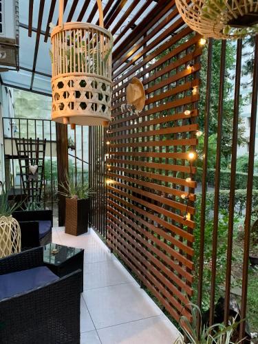 Ruang duduk di Maya Apartment