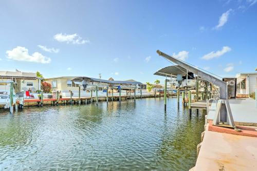 Fotografie z fotogalerie ubytování On-Site Canal Access St James City Home v destinaci Saint James City