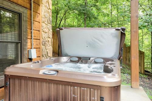 Creek Front Oasis – Photos 3