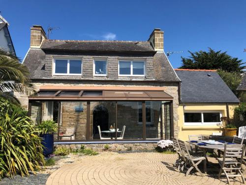 Holiday Home in Terenez by the Lively Port