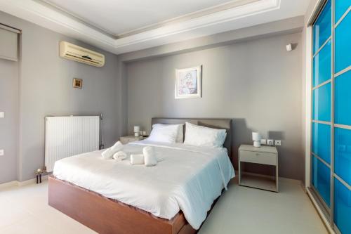 Luxury Apartment with Fireplace Near Heraklion Center