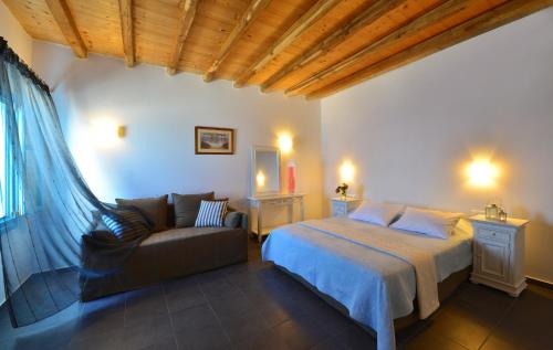 Gallery image of Miramare Hotel in Chora Folegandros