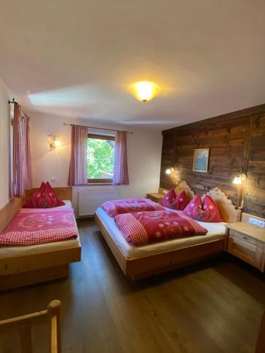Postel nebo postele na pokoji v ubytování Ferienhaus Islitzer