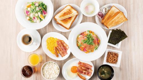 Možnosti snídaně pro hosty v ubytování JR-East Hotel Mets Koenji