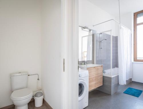 Ванная комната в Le Manoir de Cyrielle à 10 min du centre de Strasbourg