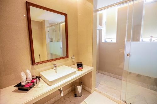 Koupelna v ubytování Gulab Kothi by Royal Orchid Hotels Limited Varanasi