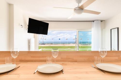 Televisyen dan/atau pusat hiburan di --Aux portes de l'océan-- Première ligne vue imprenable Biscarrosse-Plage
