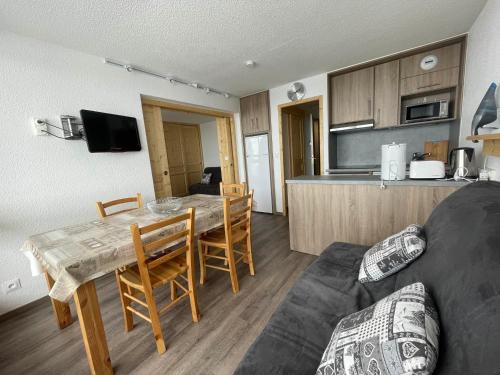 Appartement rénové au pied des pistes avec balcon exposé sud pour 4 personnes - FR-1-452-365
