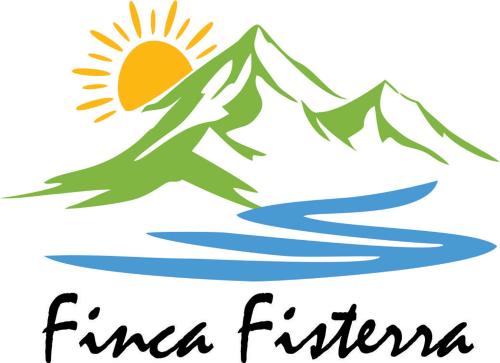 un logotipo de montaña con el sol y el texto francés franca en Finca Fisterra en Maipú