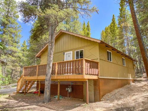 Pet Friendly, Private Forested Acreage, High Speed Internet - Ponderosa Hideaway