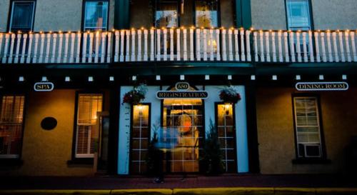 Η πρόσοψη ή η είσοδος του The Gananoque Inn