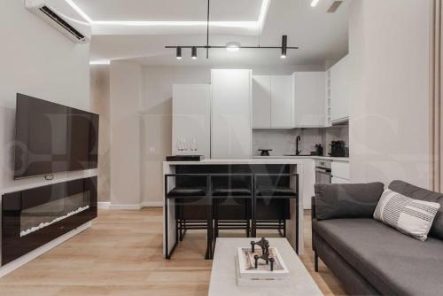 Contemporary Minimalist Apartment by REMS