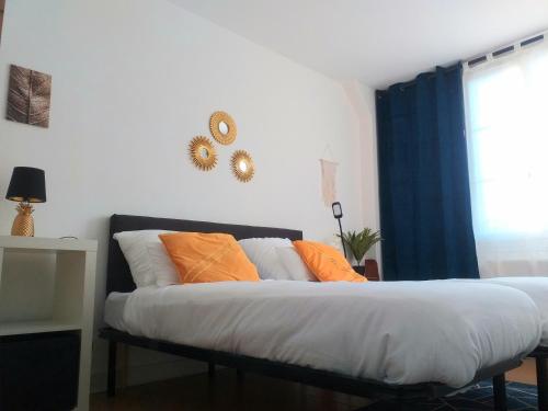Fotografia z galérie ubytovania Le Tigre - Appartement centre-ville au calme, parking privé v destinácii Bourges