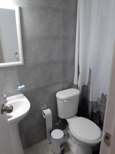 Ein Badezimmer in der Unterkunft Hostal D' Silvia