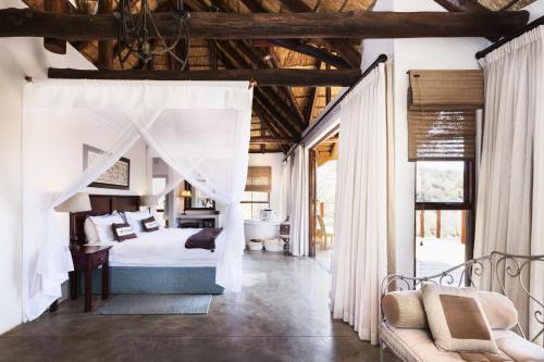 Imagen de la galería de Esiweni Luxury Safari Lodge, en Nambiti Game Reserve