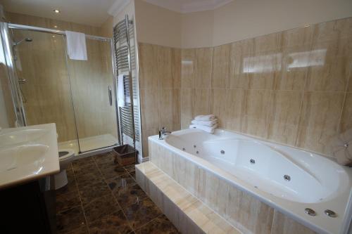 Ванна кімната в Westcourt Bed & Breakfast