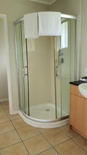 Ένα μπάνιο στο Ocean Inn Motel