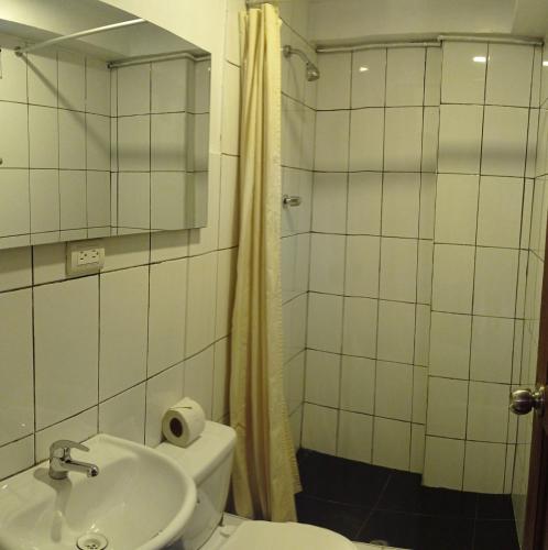 Et badeværelse på Runa Apartamentos