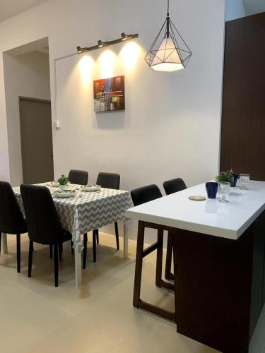 Fotografie z fotogalerie ubytování New GoldenHill Condo 3BR 1Min Pasar Mlm Cameron Highlands v destinaci Tanah Rata