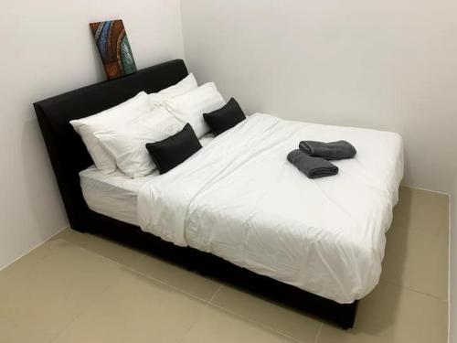 Postel nebo postele na pokoji v ubytování New GoldenHill Condo 3BR 1Min Pasar Mlm Cameron Highlands