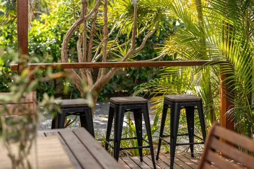 Taman di luar Outrigger at Boomerang Beach