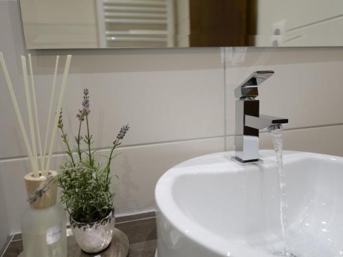 Koupelna v ubytování Land-gut Hotel zum Löwen Garni