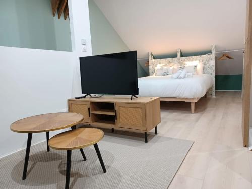 Katil atau katil-katil dalam bilik di #SEASONS. 2' from Av Champagne. Design cocoonig. NEW
