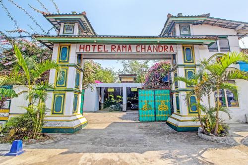Gallery image of SPOT ON 91694 Hotel Rama Chandra in Parakan