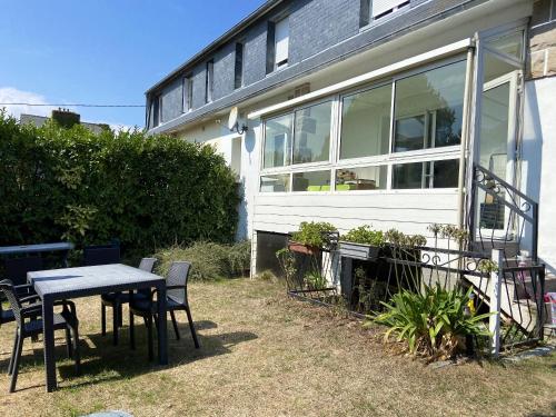 Fotografia z galérie ubytovania Appartement spacieux à Fréhel avec jardin clos v destinácii Frehel