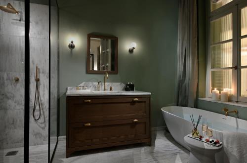 Bagno di ATHINAIDOS QUARTERS by K&K