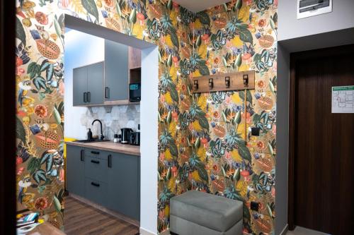 Una cocina o zona de cocina en Várkonyi Apartman