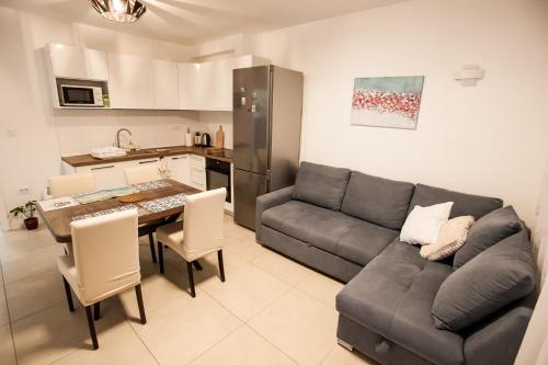 Apartment Little Violet - Balcony & Free Parking