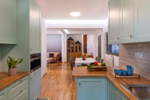 Fotografie z fotogalerie ubytování Almyros Houses, by the sea v destinaci Agios Nikolaos