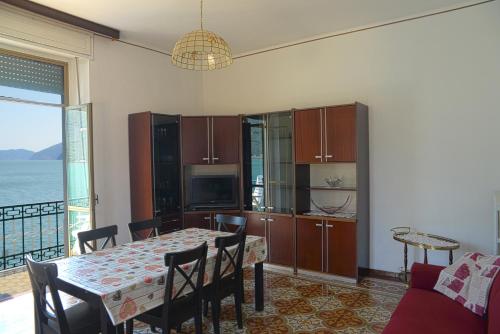 Η κουζίνα ή μικρή κουζίνα στο Casa Paradise