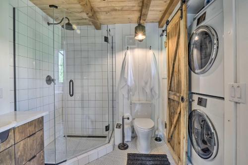 Koupelna v ubytování 8 Mi to Ski Custom-Built Cabin in Breckenridge