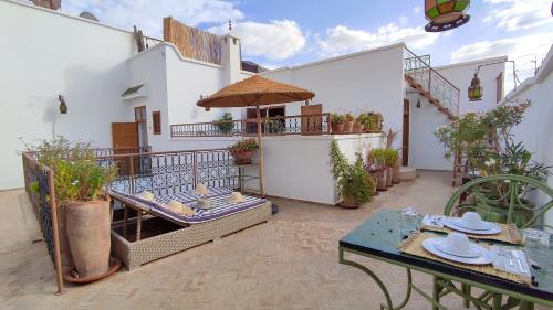 RIAD DAR En-Nawatにあるバルコニーまたはテラス