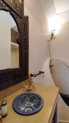 RIAD DAR En-Nawatにあるバスルーム