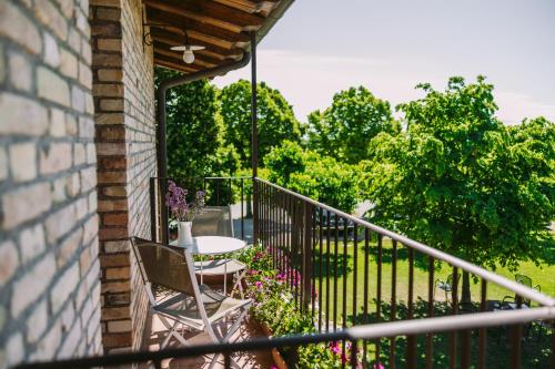 Un balcón o terraza en Agriturismo Albafiorita