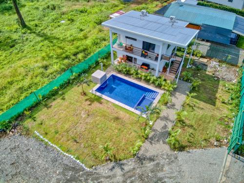 Oso Perezoso Pool Villa