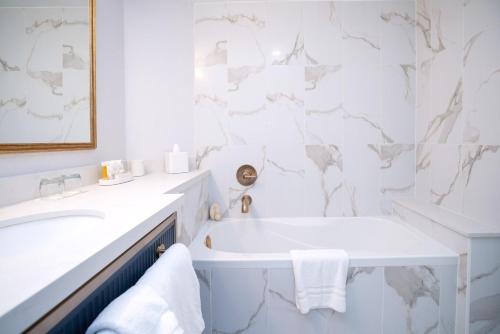 The Sutton Place Hotel Vancouver Image