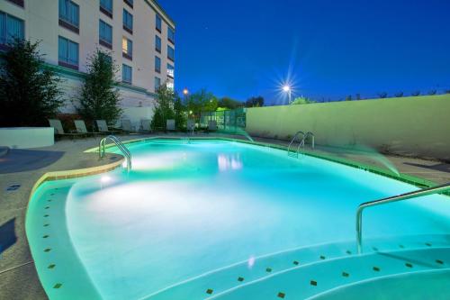 Holiday Inn & Suites Phoenix Airport, an IHG Hotel Image